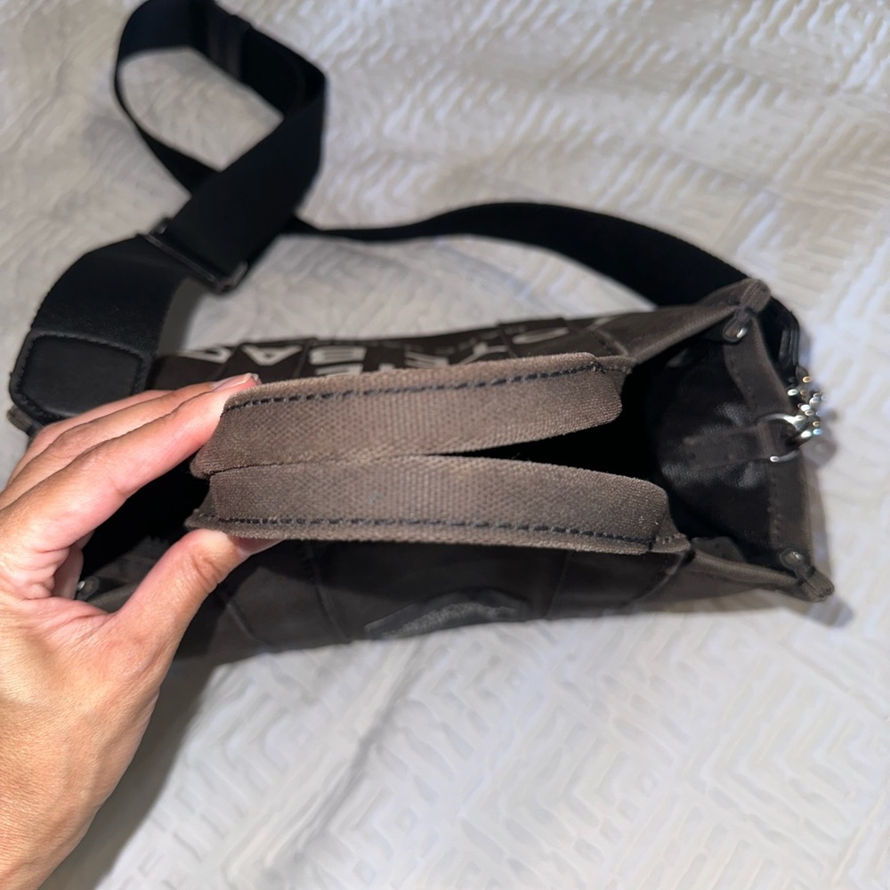 Marc Jacobs Black Canvas Tote Bag - Picture 8 of 11